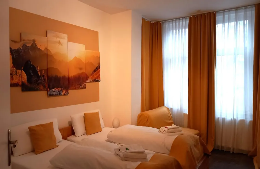 Hotel Karolinger - Self Check-In-1